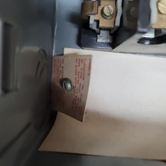 Square D D222N Safety Switch 60 AMP 240 V.A.C Phase 3 Fuse box UNUSED - Picture 12 of 13